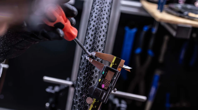 Бескамерная технология Герметик для бескамерных покрышек Muc-Off Road & Gravel Muc-Off Tubeless Sealant 140мл 21040 Артикул 