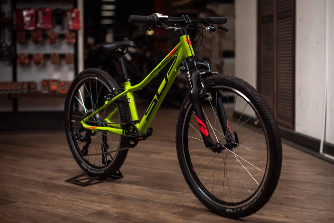 20 дюймов (5-8 лет) Superior Racer XC 20 2024 Matte Lime/Black/Red Артикул 801.2023.20000