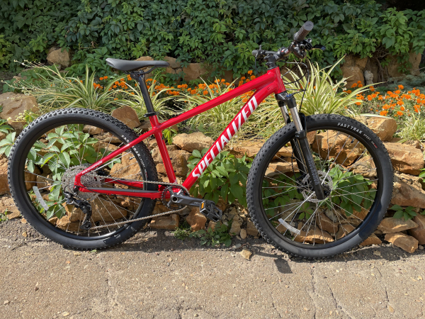 Купить Specialized Rockhopper Elite 27,5 Deore 1x10 Gloss Flo Red / White Артикул 91522-7403Elite