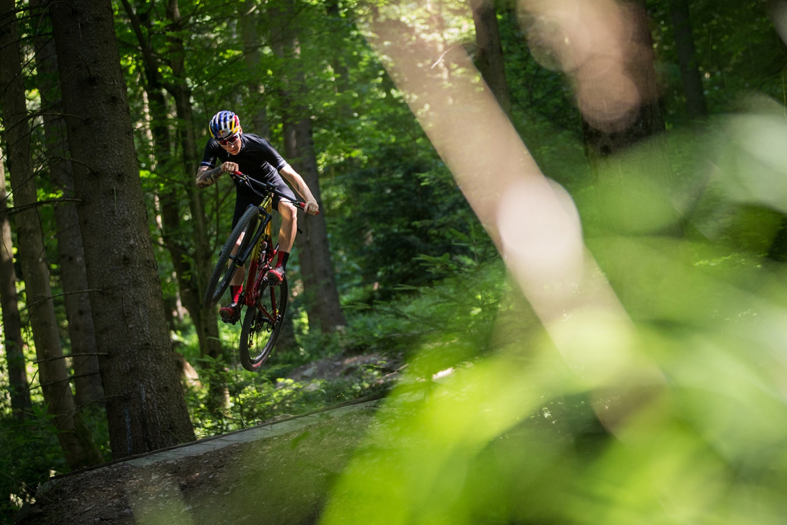 Купить Specialized Epic Comp Carbon 29 2018 Артикул 90318-5204, 90318-5305, 90318-5205, 90318-5203, 90318-5202, 90318-5304, 90318-5302, 90318-5303