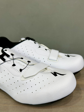 Велотуфли шоссе и триатлон Велотуфли Road Specialized Torch 1.0 White Артикул 61020-5545, 61020-5547, 61020-5543, 61020-5546, 61020-5548, 61020-5542, 61020-5544, 61020-5549