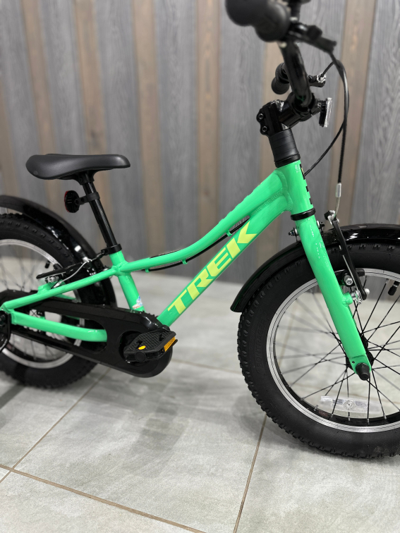 16-18 дюймов (4-7 лет) Trek Precaliber 16 Freewheel Volt / Green Flash 5271582 Артикул 5271582