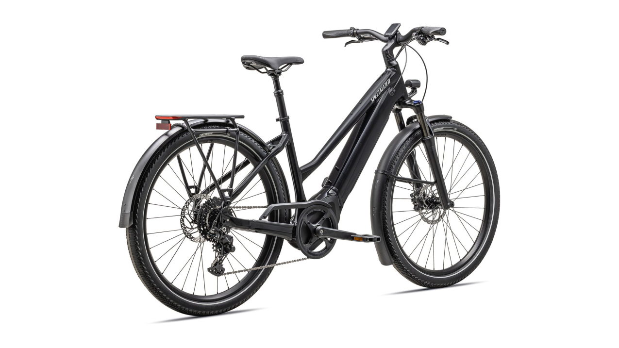 TURBO VADO - свой в городе! Specialized Turbo Vado 4.0 Step-Through 2025 Gloss Castblack / Satin Silver Reflective Артикул 95324-5402, 95324-5404, 95324-5405, 95324-5403
