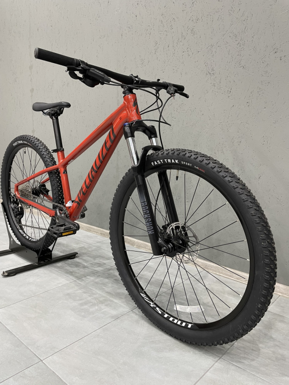 Купить Specialized Rockhopper Elite 27,5 Deore 1x10 2022 Gloss Redwood / Smoke Артикул 