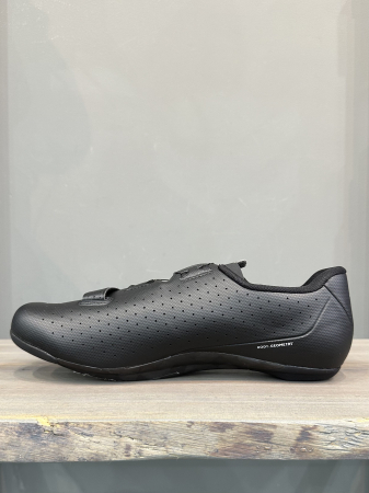 Велотуфли шоссе и триатлон Велотуфли Road Specialized Torch 2.0 Black Артикул 61023-3037, 61023-3040, 61023-3041, 61023-3036, 61023-3038, 61023-3042, 61023-3044, 61023-30415, 61023-3048, 61023-3043, 61023-3049, 61023-3047, 61023-30455, 61023-3045, 61023-30405, 61023-30445, 61023-30425, 61023-3039, 61023-3046, 61023-30435
