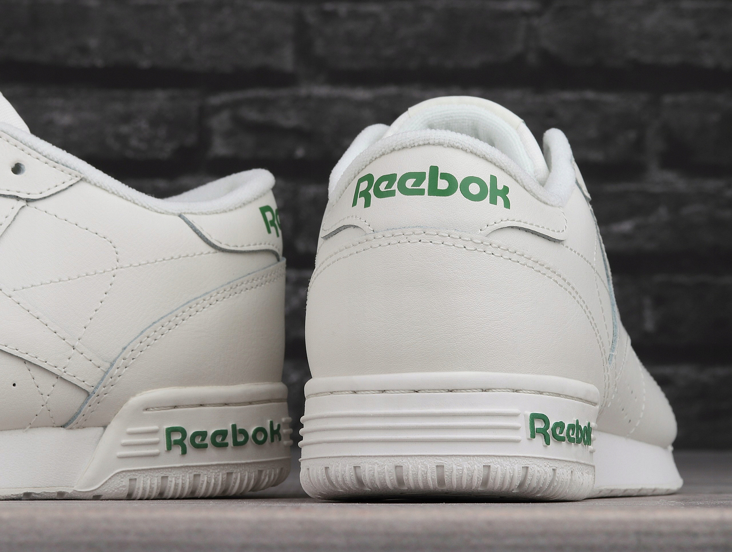 Кроссовки Reebok Reebok Exofit Lo Clean Logo chalk/vector red/glen green