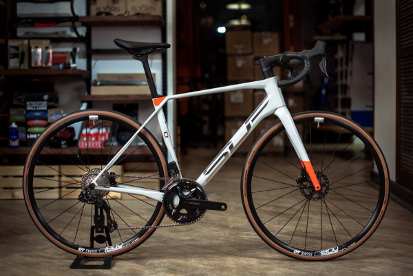 Superior X-Road Team Elite Di2 700C 2024 Gloss Grey