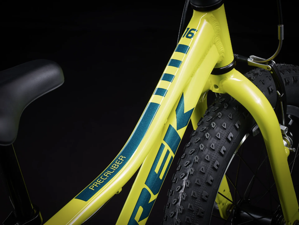 16-18 дюймов (4-7 лет) Trek Precaliber 16 Freewheel Volt Артикул 5271592