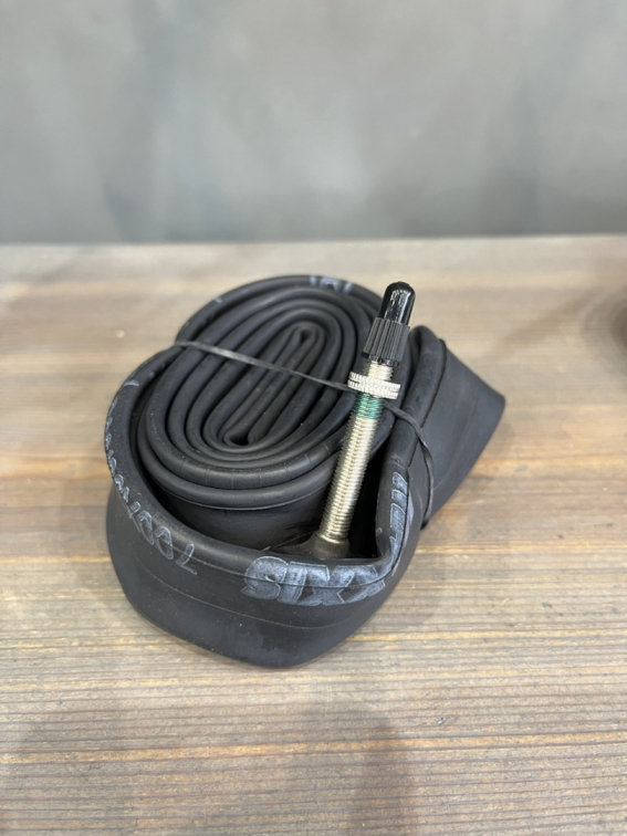 Камеры Камера 700 Maxxis Welter Weight 700x33/50C Вело ниппель Артикул 