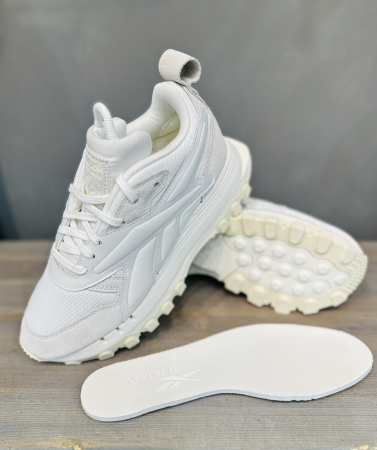 Кроссовки Кроссовки женские Reebok Classic Leather CARDI V2 chalk/chalk/alabaster Артикул GW887410.5, GW887411, GW88748, GW88749, GW88747, GW88748.5, GW88749.5, GW887410, GW88746.5, GW88747.5, GW88746