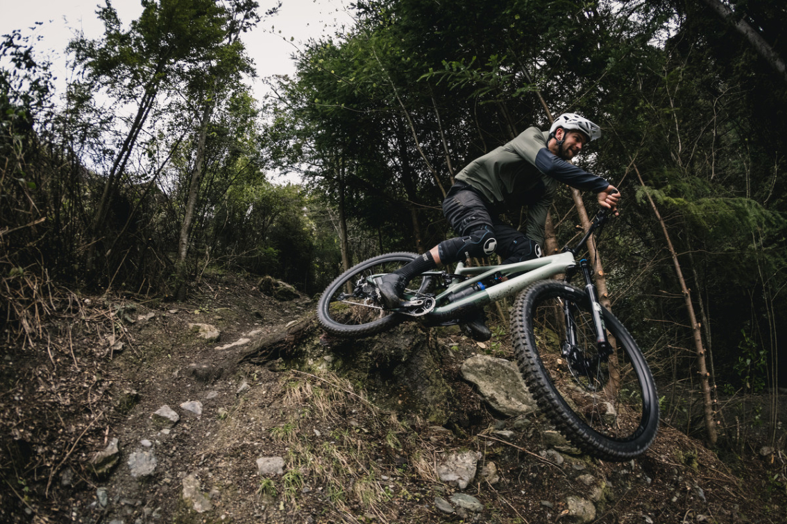 S-WORKS горные велосипеды Specialized S-Works Stumpjumper 2021 Black / Carbon Артикул 93321-0104, 93321-0102, 93321-0106, 93321-0101, 93321-0103, 93321-0105