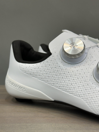 Велотуфли шоссе и триатлон Велотуфли Road Specialized S-Works Torch White Артикул 61022-0741, 61022-0738, 61022-0739, 61022-0736, 61022-0737, 61022-0740, 61022-0742, 61022-0745, 61022-0746, 61022-0748, 61022-07405, 61022-0749, 61022-0747, 61022-0744, 61022-0743, 61022-07435, 61022-07415, 61022-07425, 61022-07445, 61022-07455, 61022-07385, 61022-07395