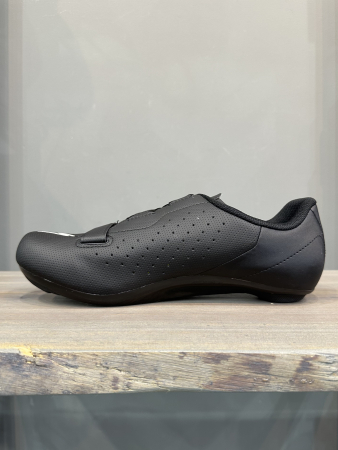 Велотуфли шоссе и триатлон Велотуфли Road Specialized Torch 1.0 Black Артикул 61020-5149, 61020-5147, 61020-5136, 61020-5148, 61020-5144, 61020-5137, 61020-5139, 61020-5142, 61020-5140, 61020-5145, 61020-5143, 61020-5141, 61020-5138, 61020-5146