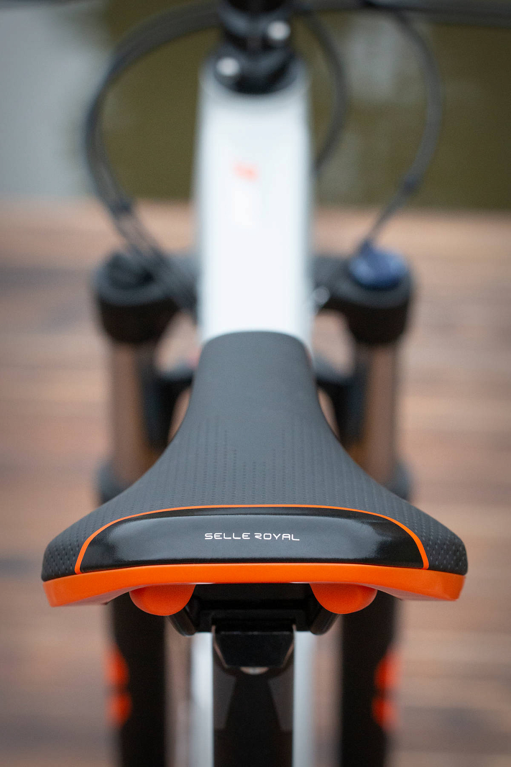 Superior XC 859 2021 Gloss Grey/Orange