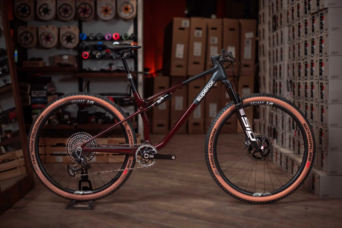 Купить Superior XF 9.9 Team 2026 Gloss Carbon/Red Carbon Артикул 801.2025.29002