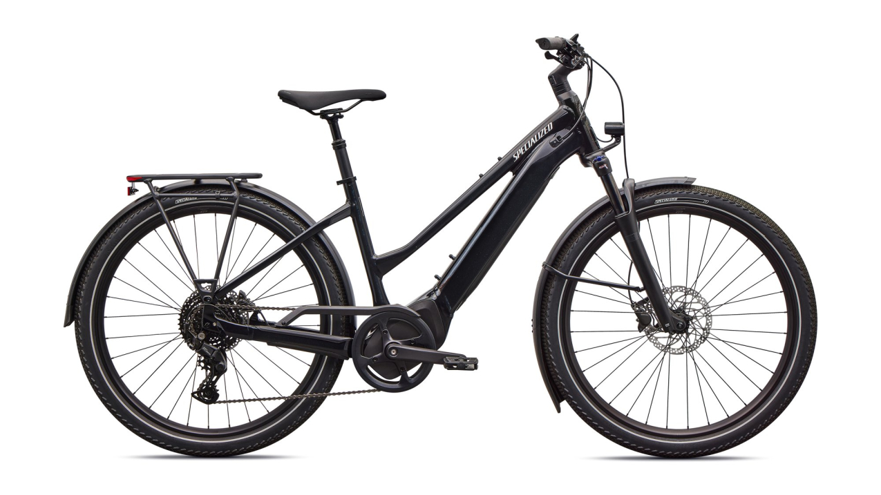 TURBO VADO - свой в городе! Specialized Turbo Vado 4.0 Step-Through 2026 Gloss Castblack / Satin Silver Reflective Артикул 95026-7205, 95026-7203, 95026-7202, 95026-7204