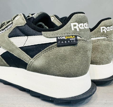 Кроссовки Кроссовки Reebok Classic Leather core black/army green/stucco Артикул GX480512, GX480511.5, GX480510.5, GX48057.5, GX48059, GX48058.5, GX480510, GX48058, GX480511, GX48059.5