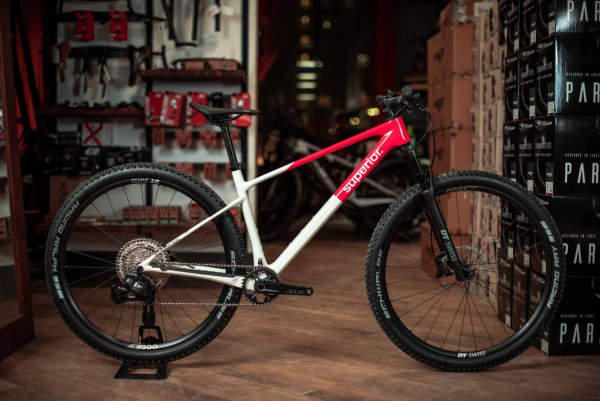 Superior XP 9.6 2026 Gloss Coral Red/Grey