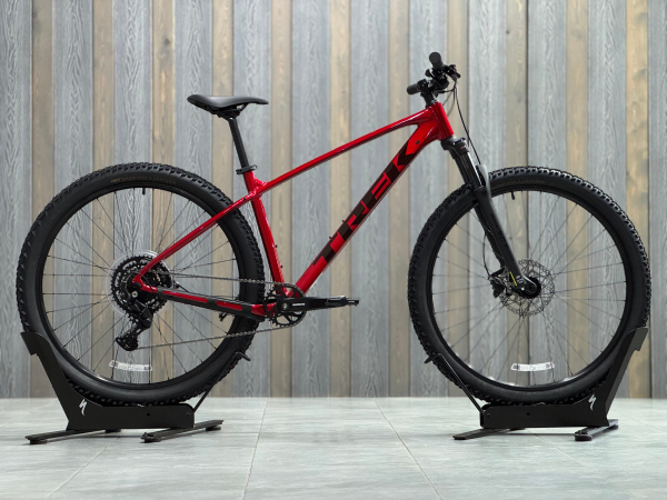 Trek Marlin 5 Gen 3 29 Fury Red