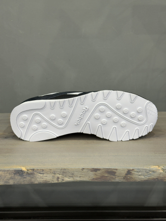 Кроссовки Кроссовки женские Reebok Classic Nylon black/black/white Артикул FV450611, FV45068.5, FV45069.5, FV450610.5, FV450610, FV45066, FV45067.5, FV45065, FV45065.5, FV45067, FV45069, FV45068, FV45066.5