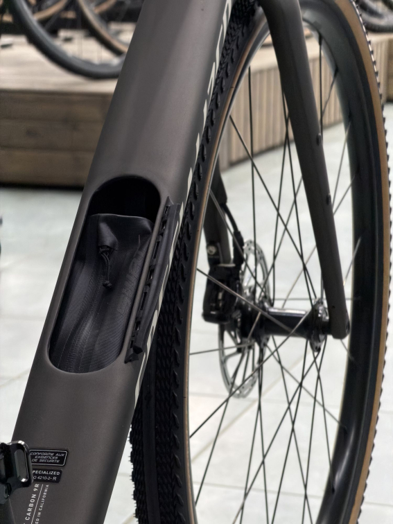 Гравийные велосипеды, комфорт плюс Specialized Diverge Comp Carbon 2022 Satin Gunmetal/White/Chrome/Clean Артикул 95422-5049, 95422-5054, 95422-5052, 95422-5058, 95422-5056, 95422-5061