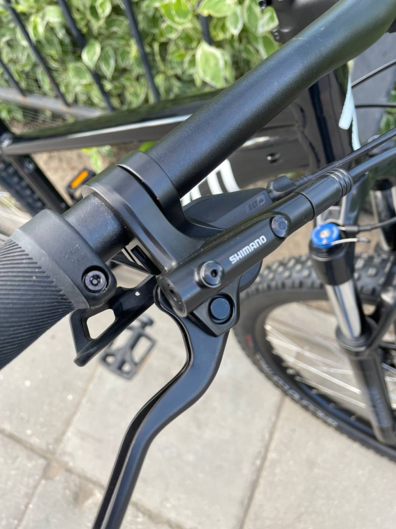 Купить Specialized Rockhopper Elite 27,5 Deore 1x10 2021 Gloss Tarmac Black / White Артикул 
