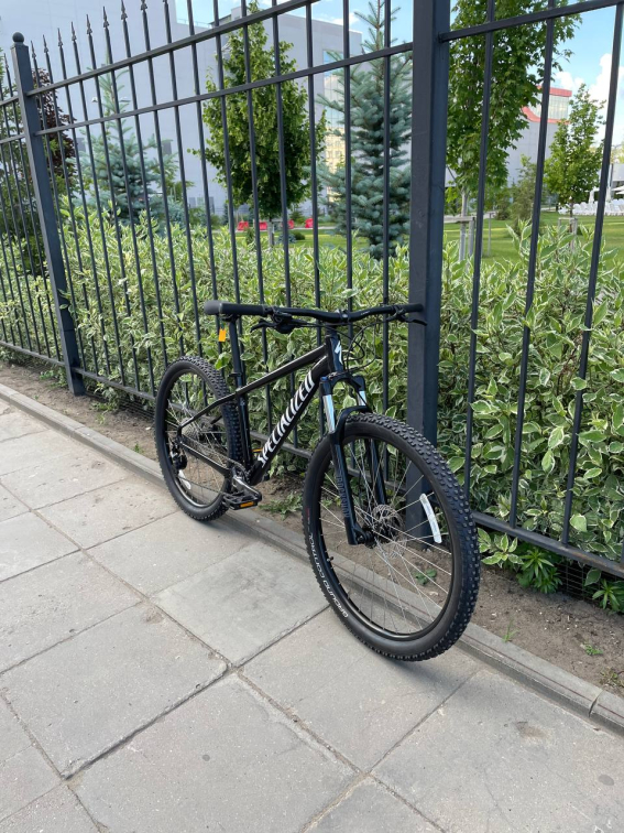 Купить Specialized Rockhopper Elite 27,5 Deore 1x10 2021 Gloss Tarmac Black / White Артикул 