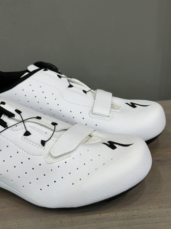 Велотуфли шоссе и триатлон Велотуфли Road Specialized Torch 1.0 White Артикул 61020-5545, 61020-5547, 61020-5543, 61020-5546, 61020-5548, 61020-5542, 61020-5544, 61020-5549