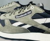 Кроссовки Кроссовки Reebok Classic Leather core black/army green/stucco Артикул GX480512, GX480511.5, GX480510.5, GX48057.5, GX48059, GX48058.5, GX480510, GX48058, GX480511, GX48059.5