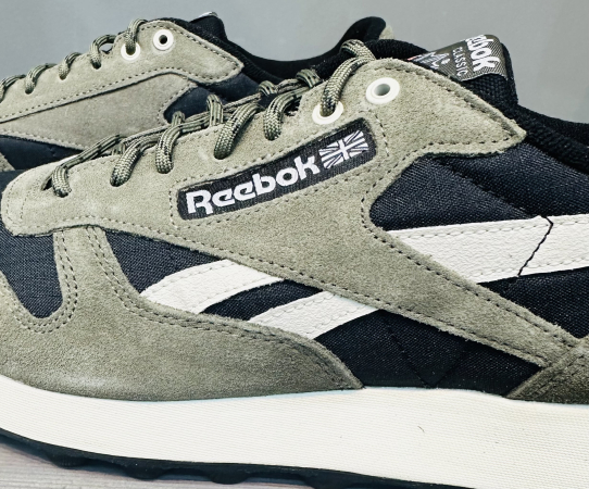 Кроссовки Кроссовки Reebok Classic Leather core black/army green/stucco Артикул GX480512, GX480511.5, GX480510.5, GX48057.5, GX48059, GX48058.5, GX480510, GX48058, GX480511, GX48059.5
