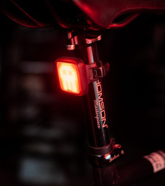 Фонарь задний Knog Blinder Skull