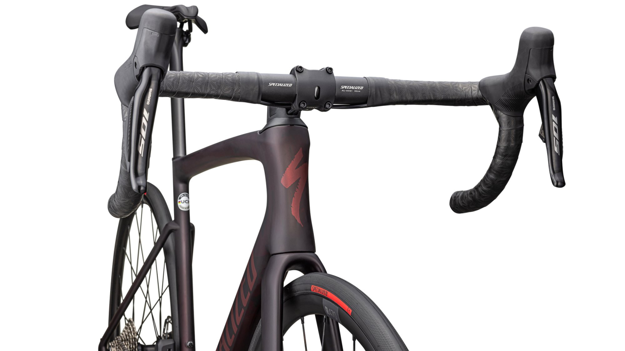 Шоссейные велосипеды Specialized Tarmac SL7 Comp 2024 Satin Red Tint Over Carbon / Red Sky Артикул 90624-5244, 90624-5252, 90624-5254, 90624-5249, 90624-5256, 90624-5261, 90624-5258