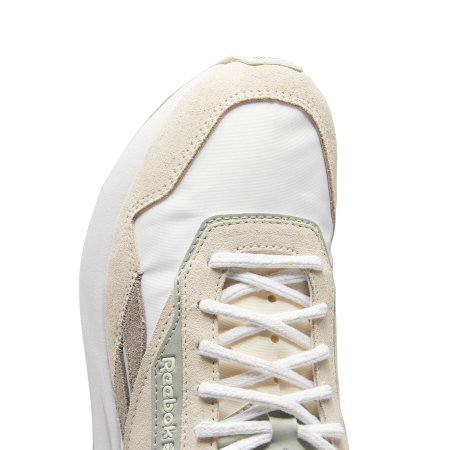 Кроссовки Кроссовки женские Reebok Classic Leather Legacy AZ stucco/ftwr white/sea spray Артикул GX471510, GX471510.5, GX47158.5, GX47159