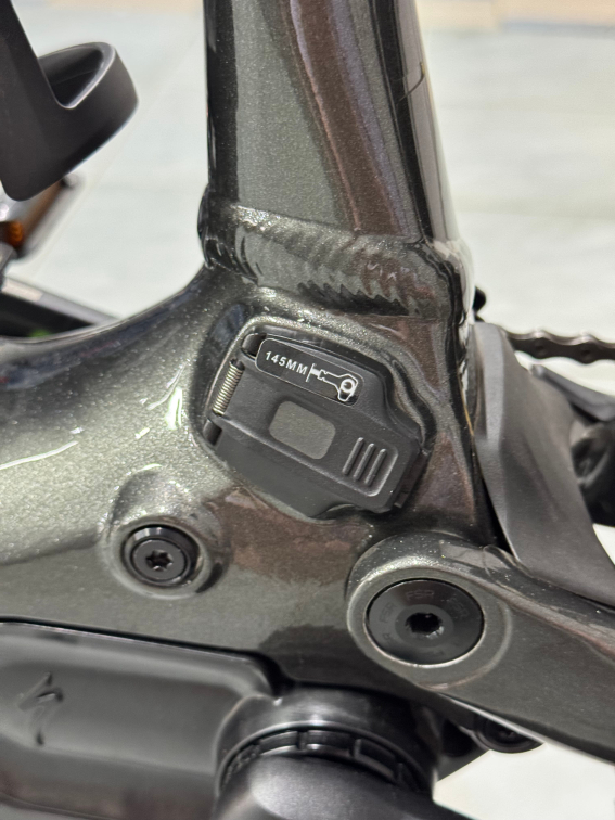 TURBO LEVO - лучшее из возможного! Specialized Turbo Levo SL Comp Alloy 2024 Gloss Charcoal / Silver Dust / Black Артикул 96824-5006, 96824-5003, 96824-5004, 96824-5002, 96824-5001, 96824-5005