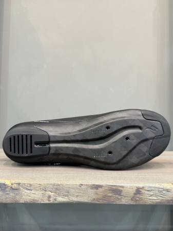 Велотуфли шоссе и триатлон Велотуфли Road Specialized Torch 2.0 Black Артикул 61023-3037, 61023-3040, 61023-3041, 61023-3036, 61023-3038, 61023-3042, 61023-3044, 61023-30415, 61023-3048, 61023-3043, 61023-3049, 61023-3047, 61023-30455, 61023-3045, 61023-30405, 61023-30445, 61023-30425, 61023-3039, 61023-3046, 61023-30435