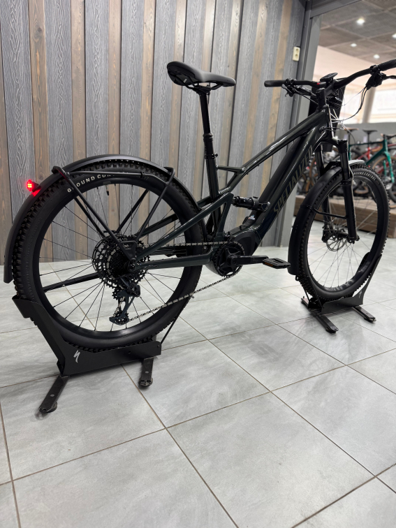 TURBO TERO - Способность колесить где угодно! Specialized Turbo Tero X 5.0 2023 Oak Green Metallic / OAK Green Артикул 91622-3302, 91622-3305, 91622-3304, 91622-3303