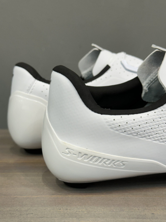 Велотуфли шоссе и триатлон Велотуфли Road Specialized S-Works Torch White Артикул 61022-0741, 61022-0738, 61022-0739, 61022-0736, 61022-0737, 61022-0740, 61022-0742, 61022-0745, 61022-0746, 61022-0748, 61022-07405, 61022-0749, 61022-0747, 61022-0744, 61022-0743, 61022-07435, 61022-07415, 61022-07425, 61022-07445, 61022-07455, 61022-07385, 61022-07395