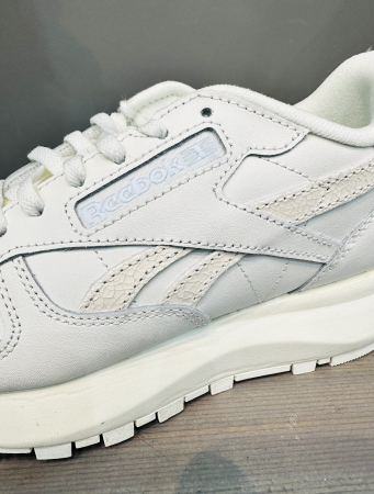 Кроссовки Кроссовки женские Reebok Classic Leather SP chalk/chalk/glass blue Артикул GX86908, GX86906, GX86907, GX869010.5, GX86909.5, GX86908.5, GX86909, GX86905.5, GX86907.5, GX86906.5