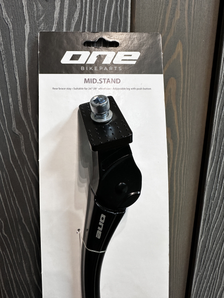 Подножки, адаптеры и прочее Подножка One Mid.Stand Black Артикул 