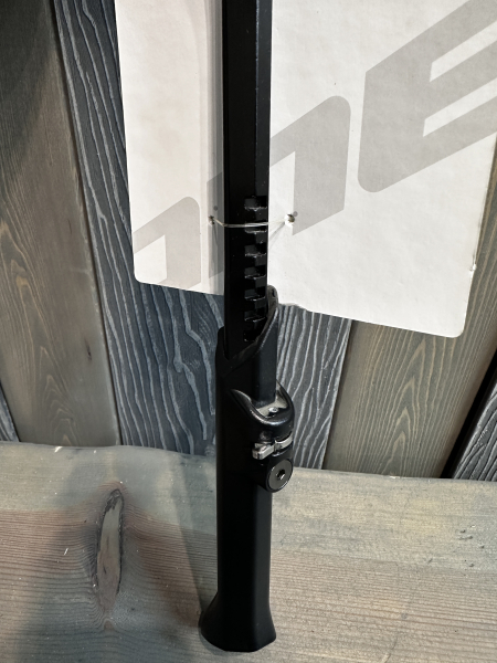 Подножки, адаптеры и прочее Подножка One Mid.Stand Black Артикул 