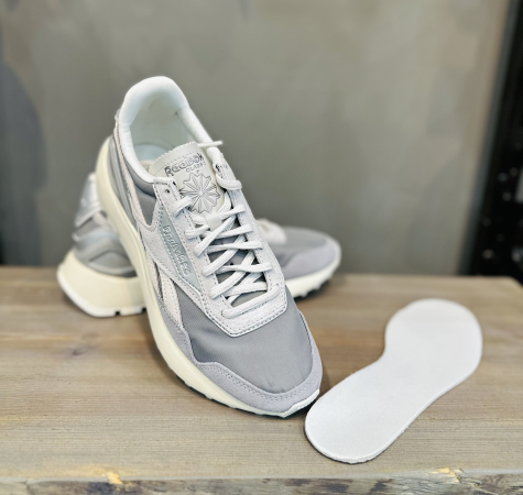 Кроссовки Кроссовки женские Reebok Classic Leather Legacy AZ pure grey 4/pure grey 2/pewter Артикул GX48049, GX480410, GX48047.5, GX48048, GX48048.5, GX48046.5, GX48045.5