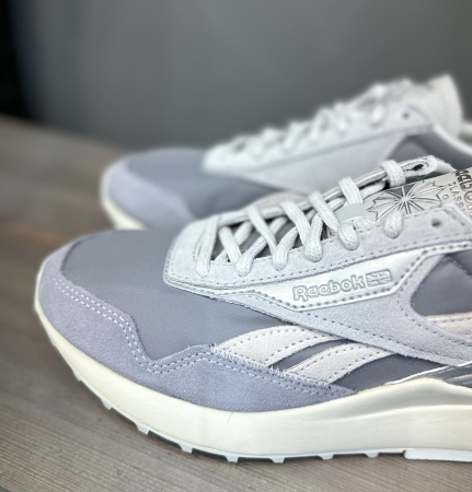Кроссовки Кроссовки женские Reebok Classic Leather Legacy AZ pure grey 4/pure grey 2/pewter Артикул GX48049, GX480410, GX48047.5, GX48048, GX48048.5, GX48046.5, GX48045.5