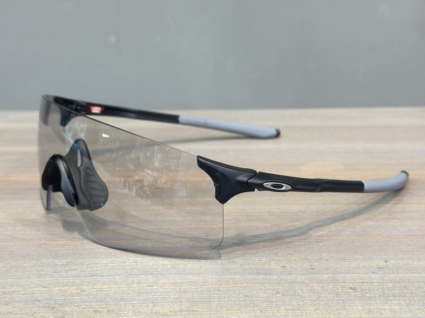 Очки спортивные OAKLEY EVZERO BLADES оправа Matte Black линза Clear/Black Iridium Photochromic