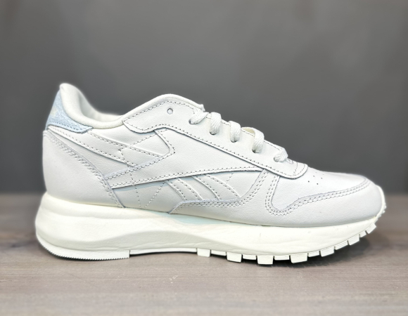 Кроссовки Кроссовки женские Reebok Classic Leather SP chalk/chalk/glass blue Артикул GX86908, GX86906, GX86907, GX869010.5, GX86909.5, GX86908.5, GX86909, GX86905.5, GX86907.5, GX86906.5