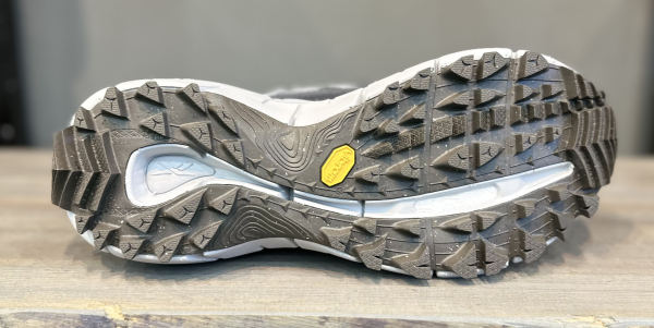 Кроссовки Кроссовки Reebok Zig Kinetica 2.5 Edge pure grey 3/pure grey 5/pure grey 7 Артикул GX68327, GX683210.5, GX68329.5, GX68325.5, GX68329, GX68326.5, GX68324.5, GX683211, GX68326, GX68325, GX68328.5, GX683213, GX683210, GX68328, GX68327.5