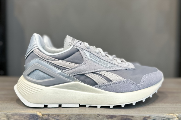 Кроссовки Кроссовки женские Reebok Classic Leather Legacy AZ pure grey 4/pure grey 2/pewter Артикул GX48049, GX480410, GX48047.5, GX48048, GX48048.5, GX48046.5, GX48045.5
