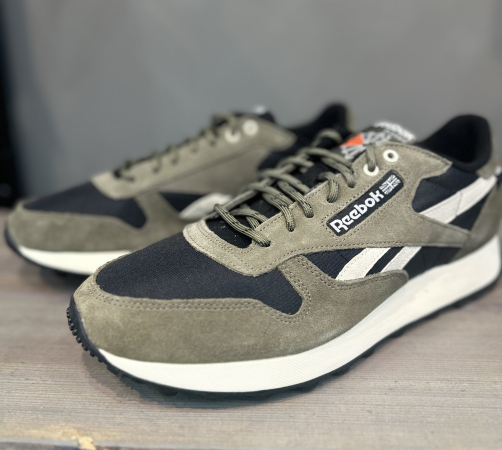 Кроссовки Кроссовки Reebok Classic Leather core black/army green/stucco Артикул GX480512, GX480511.5, GX480510.5, GX48057.5, GX48059, GX48058.5, GX480510, GX48058, GX480511, GX48059.5