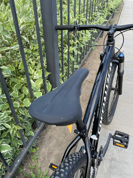 Купить Specialized Rockhopper Elite 27,5 Deore 1x10 2021 Gloss Tarmac Black / White Артикул 