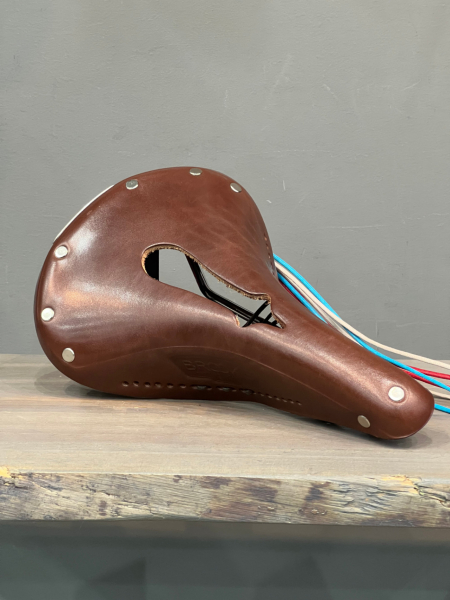 седло brooks b17 carved brown
