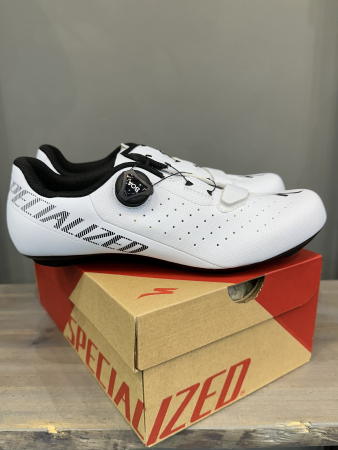 Велотуфли шоссе и триатлон Велотуфли Road Specialized Torch 1.0 White Артикул 61020-5545, 61020-5547, 61020-5543, 61020-5546, 61020-5548, 61020-5542, 61020-5544, 61020-5549